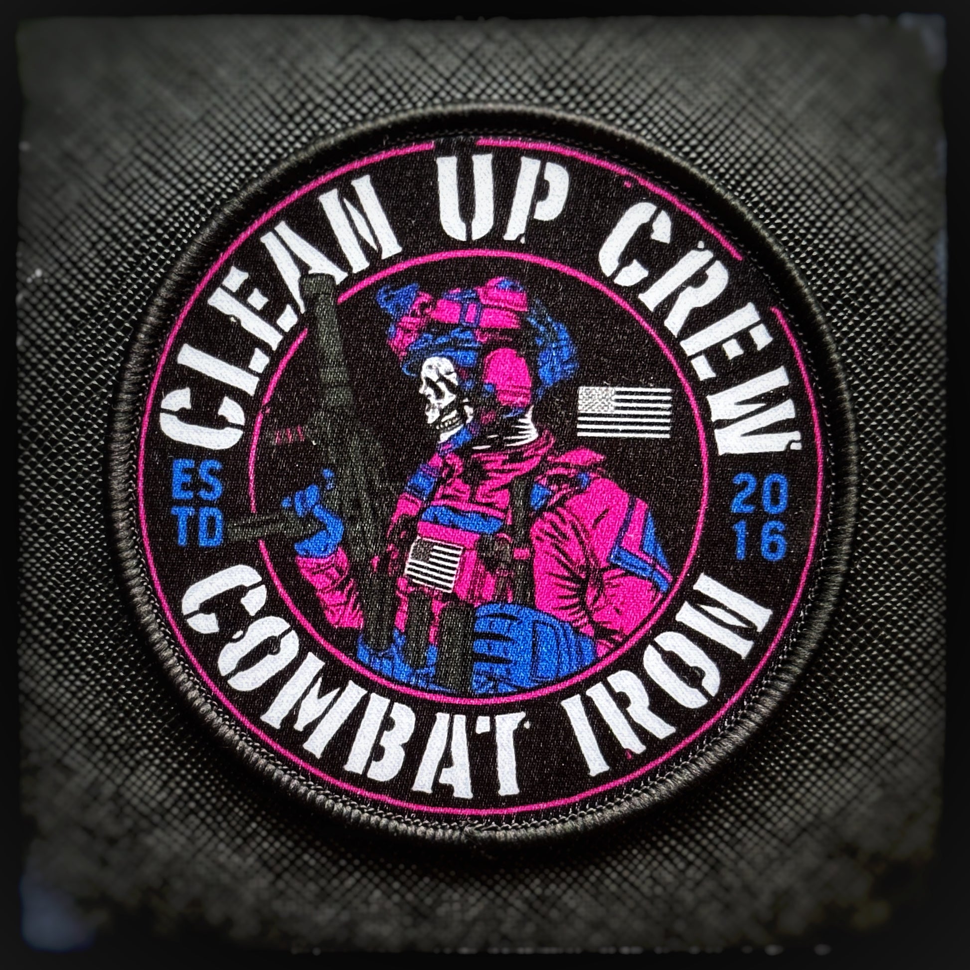 Bedruckter Patch mit Klett: Clean Up Crew. “Cleaning up” can mean a lot of things, but in an operation, it’s the last thing you want happening if the crew is coming for you. Hochwertige und haltbare PVC-, gewebte und gestickte Aufnäher für Sammler, Airsofter und Militärliebhaber. Dient auch als Moralaufnäher. Patchworld.net patchworld.